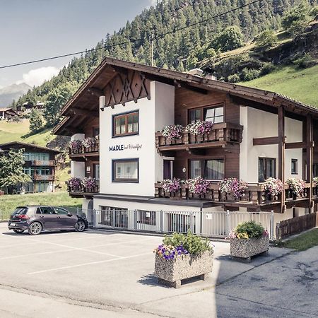 Madle - B&B Sölden Exteriör bild