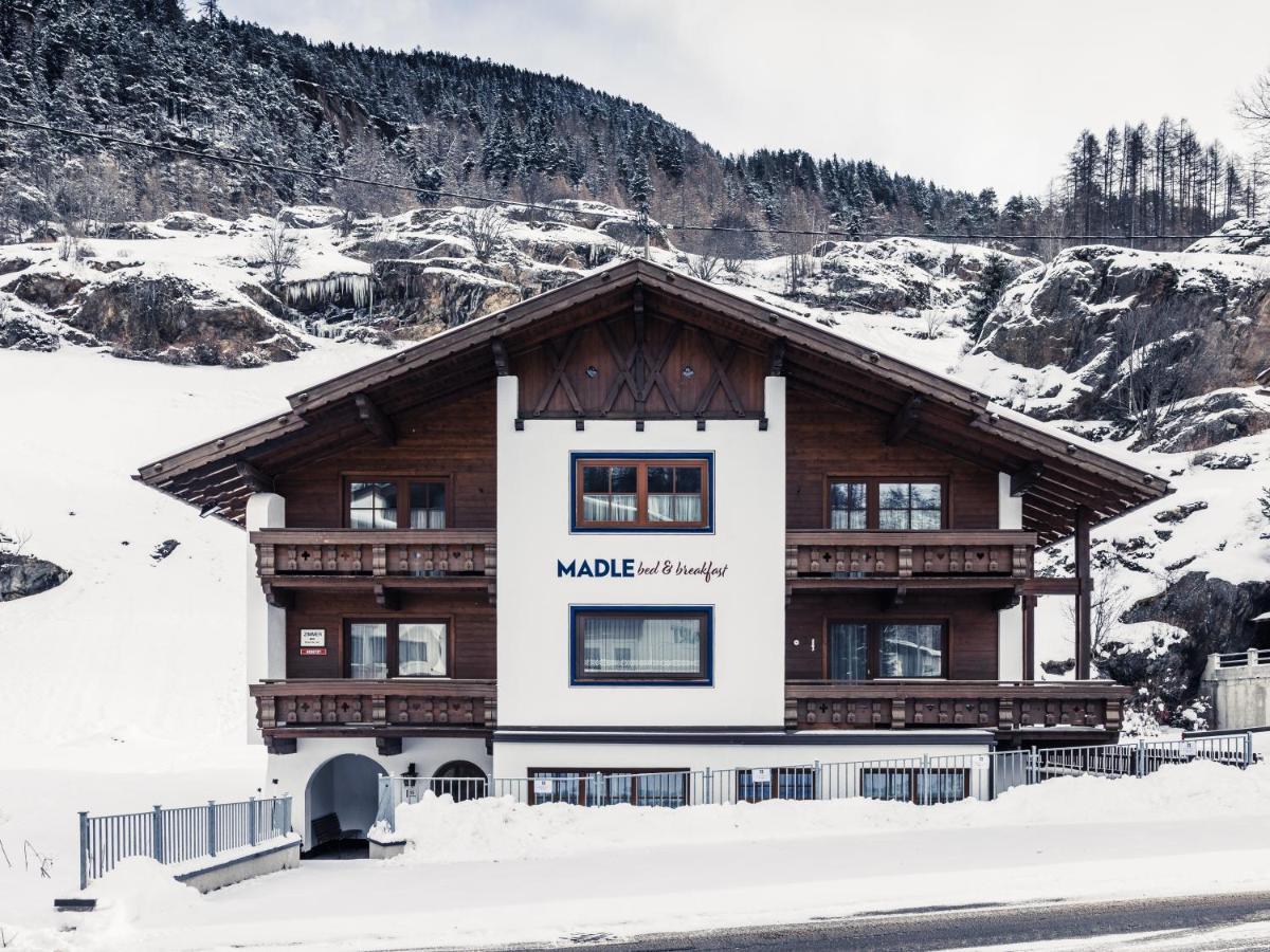 Madle - B&B Sölden Exteriör bild